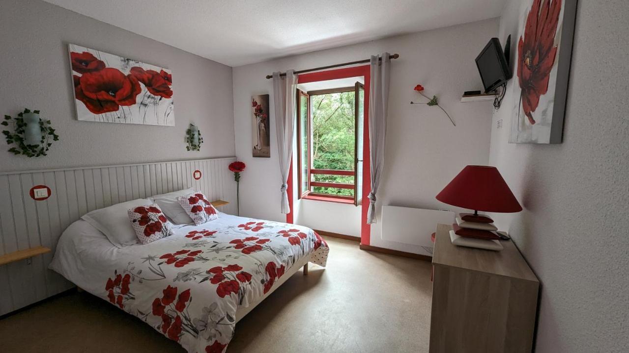 Chambres D'Hotes Les Lits Des Fees Сен-Флорет Экстерьер фото